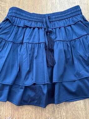 TCEC brand Navy Tiered Ruffle Mini SKORT with Tassel Tie size small